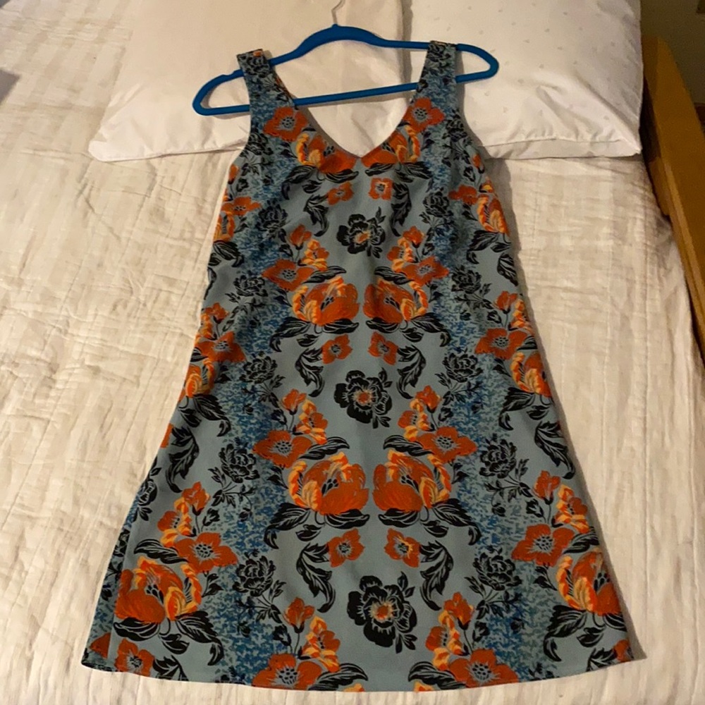 Beautiful CAbi Tie-back Sundress EUC size S